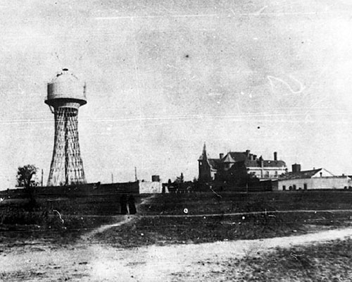 În anul 1908, a fost construit un turn de apă.
